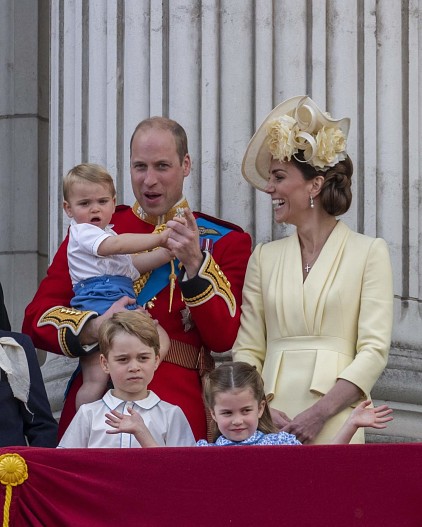 Принц Уильям и Кейт Миддлтон с детьми