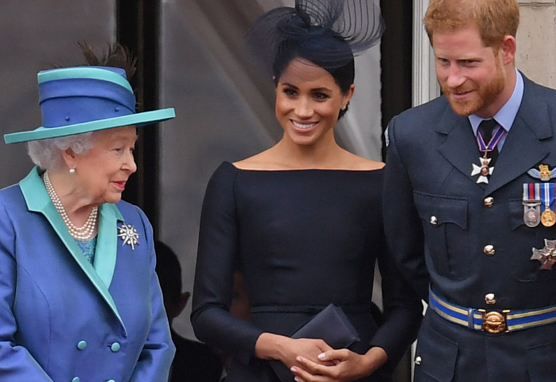 Королева Елизавета публично дала понять, что думает о принце Гарри и Меган Маркл