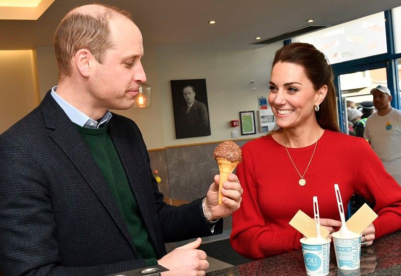 Между принцем Уильямом и Кейт Миддлтон снова романтика: прогулка по набережной и мороженое в кафе