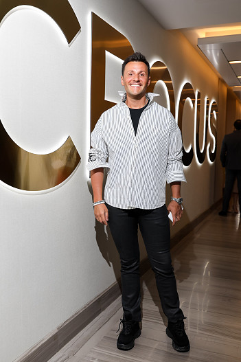 Вячеслав Манучаров