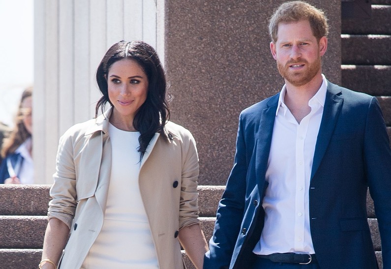 Букингемский дворец мешает принцу Гарри и Меган Маркл быть финансово независимыми