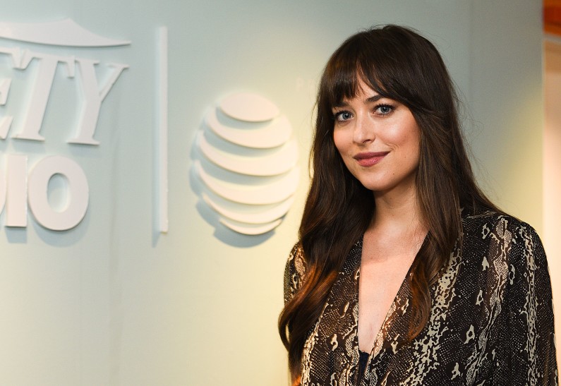 Редкий выход! Дакоту Джонсон и Криса Мартина заметили на свидании