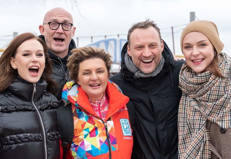 Анатолий Белый, Ирина Безрукова, Юлия Зимина и другие звезды вышли на горнолыжный склон