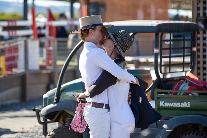 Карл Кук и Кейли Куоко