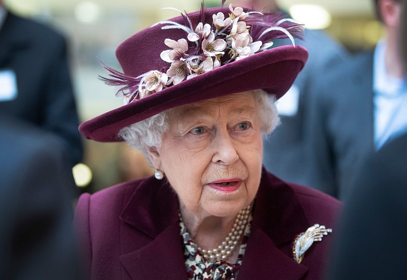 Королева Елизавета покинула Лондон. Кто возьмет на себя ее обязанности?