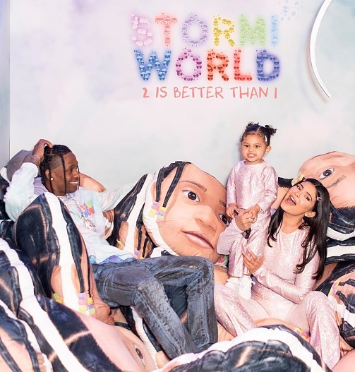 Трэвис Скотт и Кайли Дженнер с дочерью Сторми