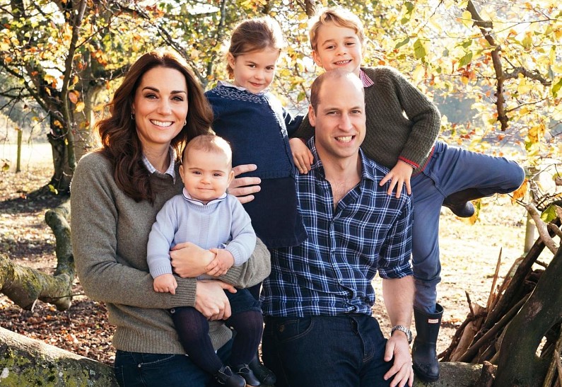 Кейт Миддлтон и принц Уильям поделились новым видео с детьми: Луи, Шарлотта и Джордж в сборе