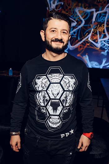 Михаил Галустян