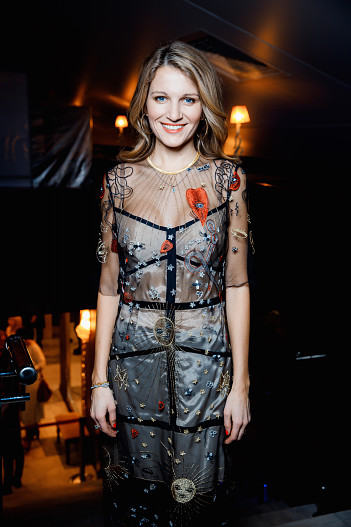 Женя Малахова