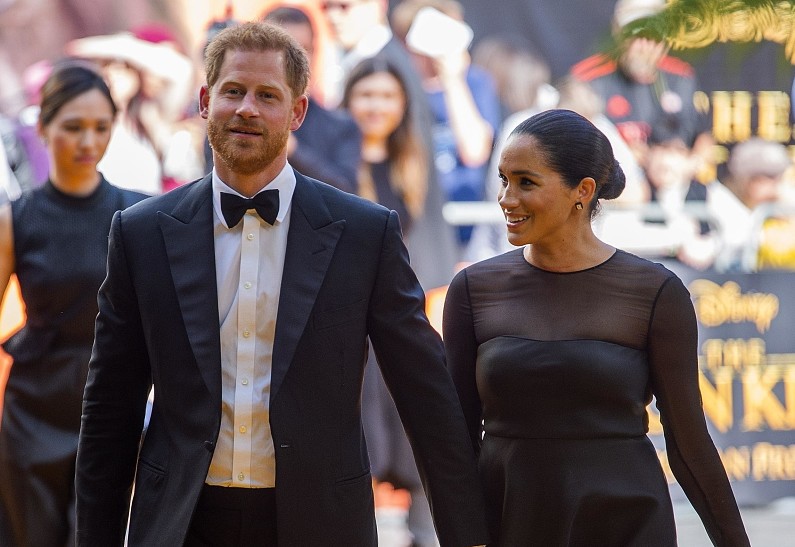 «У него непростая жизнь»: подруга принца Гарри рассказала о влиянии Меган Маркл на его интересы