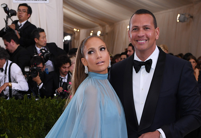 Джей Ло и Алекс Родригес пытаются спланировать свадьбу и купить бейсбольный клуб