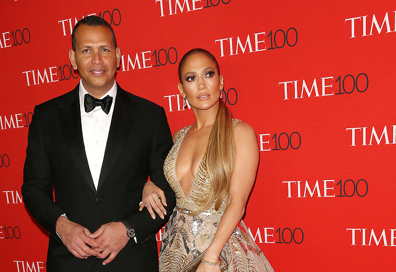 Джей Ло и Алекс Родригес придумали оригинальный способ пожениться во время карантина