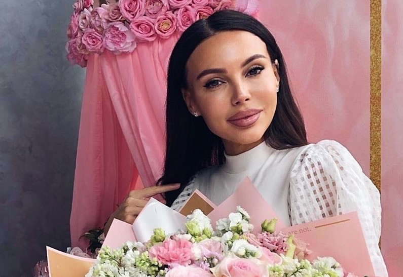 «Отпускаю свое прошлое с величайшей благодарностью»: Оксана Самойлова не простила Джигана