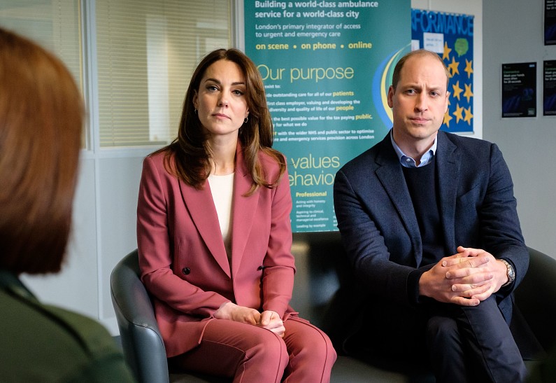 Принц Уильям и Кейт Миддлтон трогательно поддержали врачей по телефону