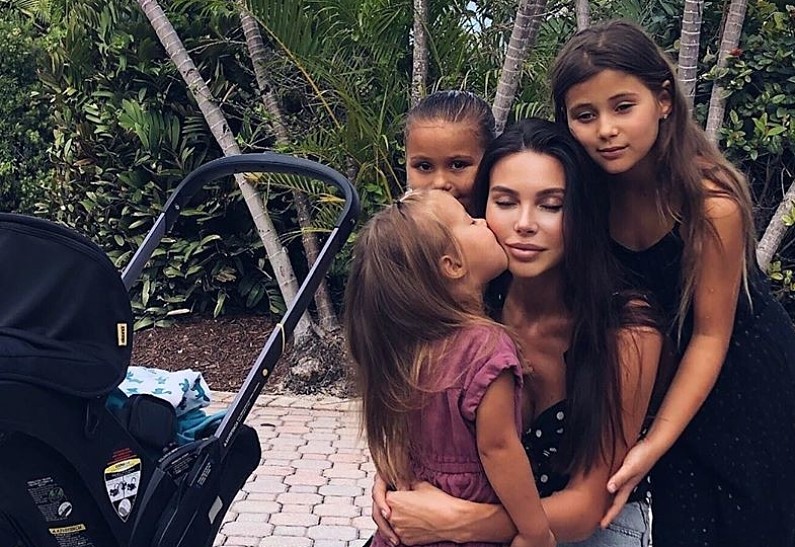 «Моим детям нужен психолог»: Оксана Самойлова сделала новое признание после разрыва с Джиганом