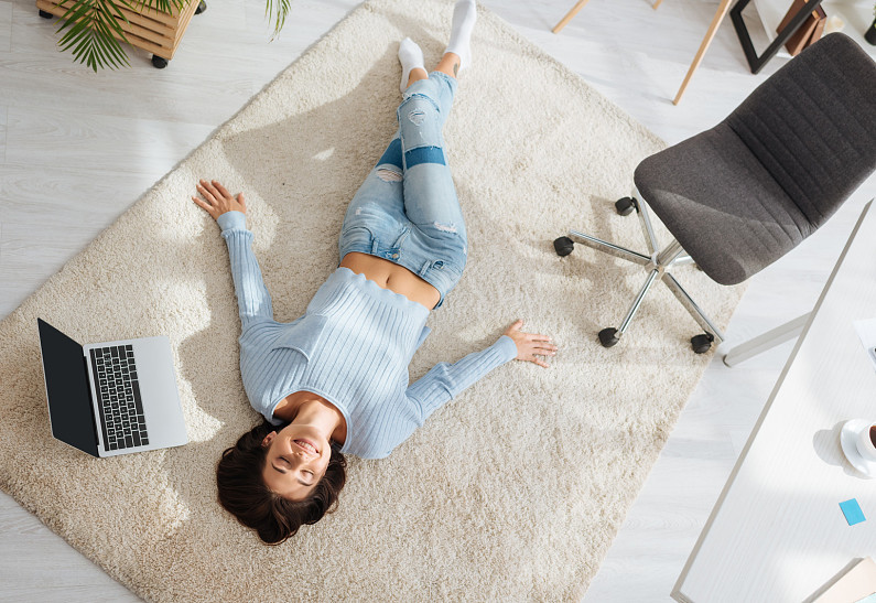 Удаленка с комфортом: как сделать удобную рабочую зону в квартире