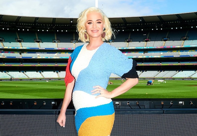 Кэти Перри показала первое видео своей малышки. У певицы растет бунтарка!