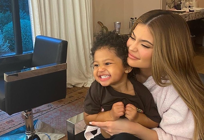 Кайли Дженнер поставила эксперимент над своей 2-летней дочерью. Видео!