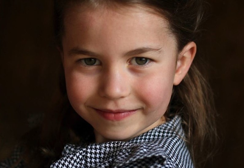 Кейт Миддлтон и принц Уильям показали новые фотографии дочери в честь ее дня рождения