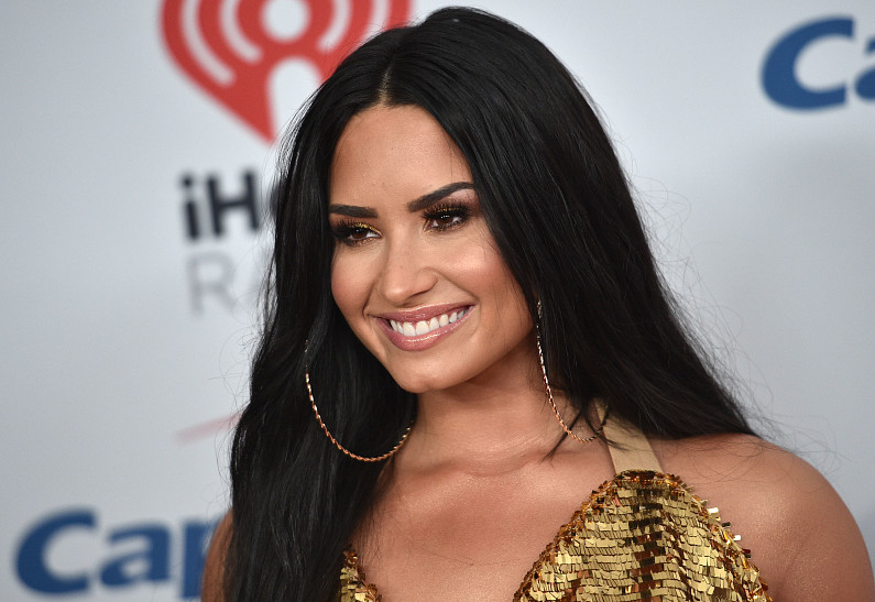 «Семья»: Деми Ловато опубликовала нежные снимки с бойфрендом