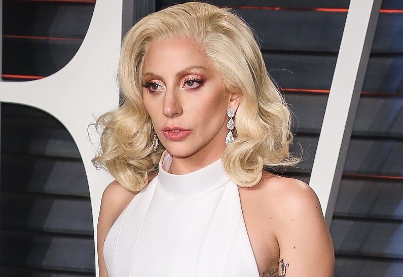 Леди Гага, Ким Кардашьян, Билли Айлиш резко высказались против расизма на фоне убийства Джорджа Флойда