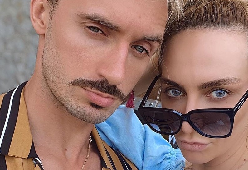 Комсомольская метро станциясындағы эротикалық массаж салоны