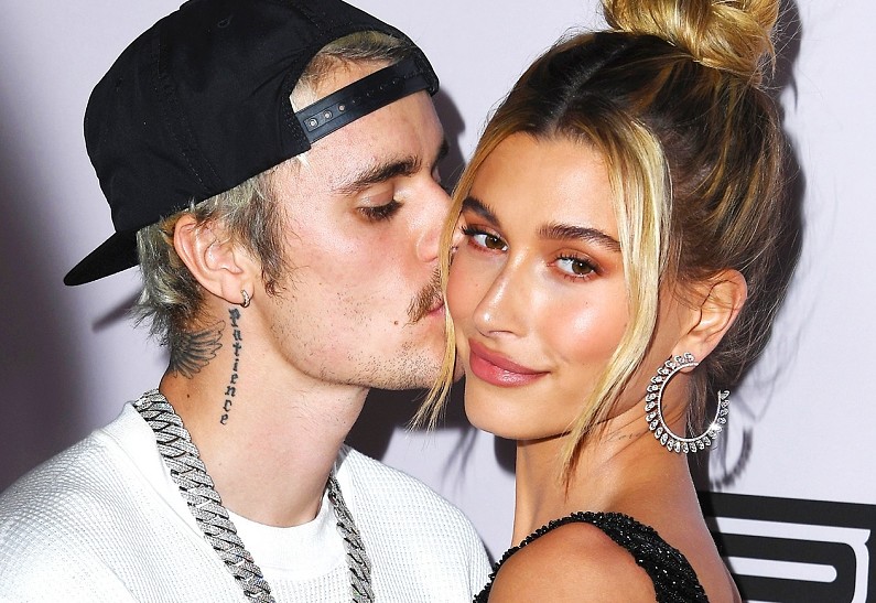 Хейли и Джастин Бибер рассказали о совместной борьбе с акне