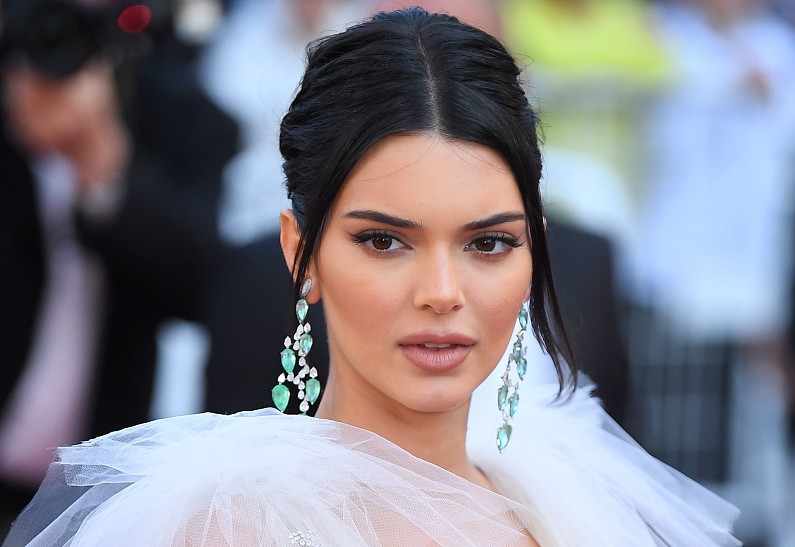 Кендалл Дженнер оказалась в центре скандала. Ее обвинили во лжи!