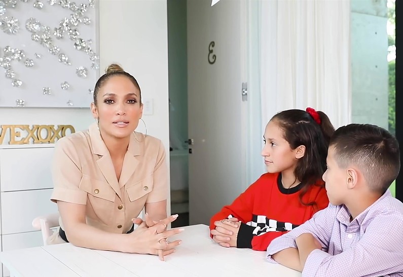 Джей Ло рассказала об участии своих 12-летних детей в акции протеста