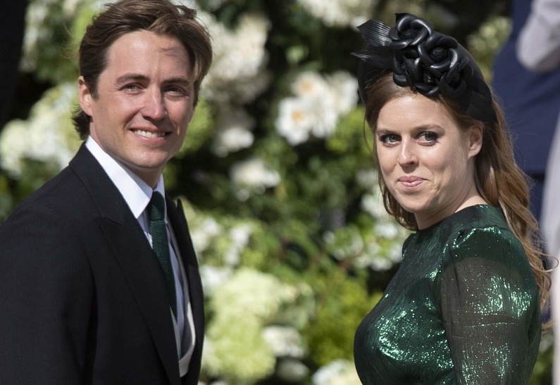 В сети появились первые фотографии со свадьбы принцессы Беатрис