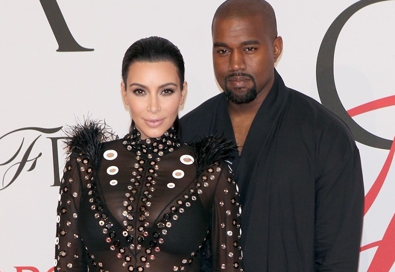 «Семья бессильна»: Ким Кардашьян впервые ответила на заявления Канье Уэста о разводе с ней