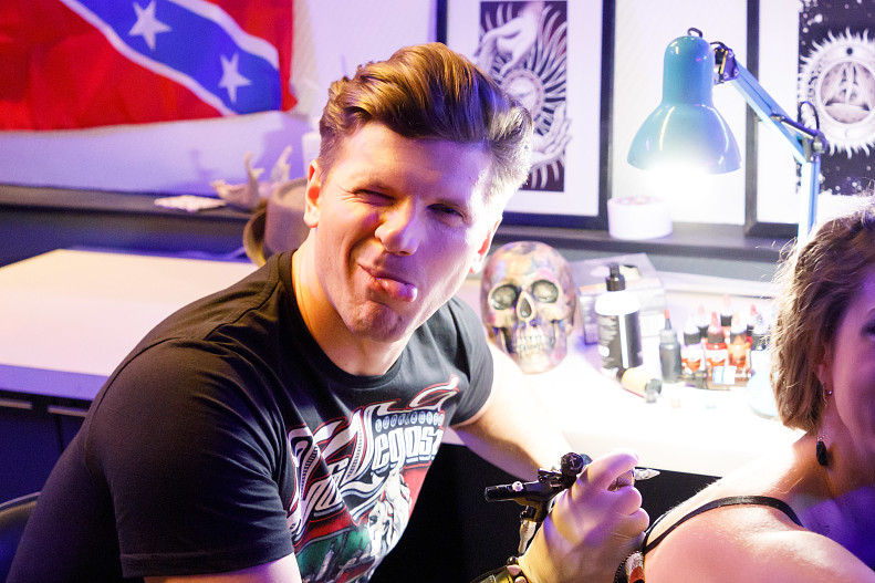 Кадр со съемок «Сториз»