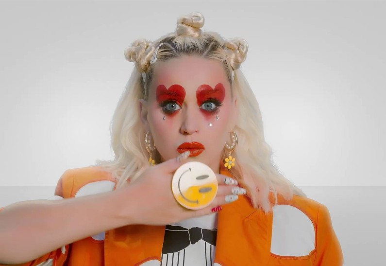 Кэти Перри перед родами перекрасилась в оранжевый. Фото!