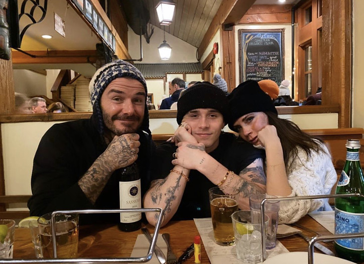 Дэвид, Бруклин и Виктория Бекхэм 