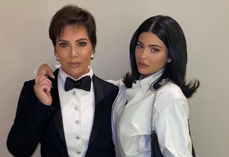 «Начало для фильма ужасов»: Кайли Дженнер шокировала поклонников восковой копией своей мамы