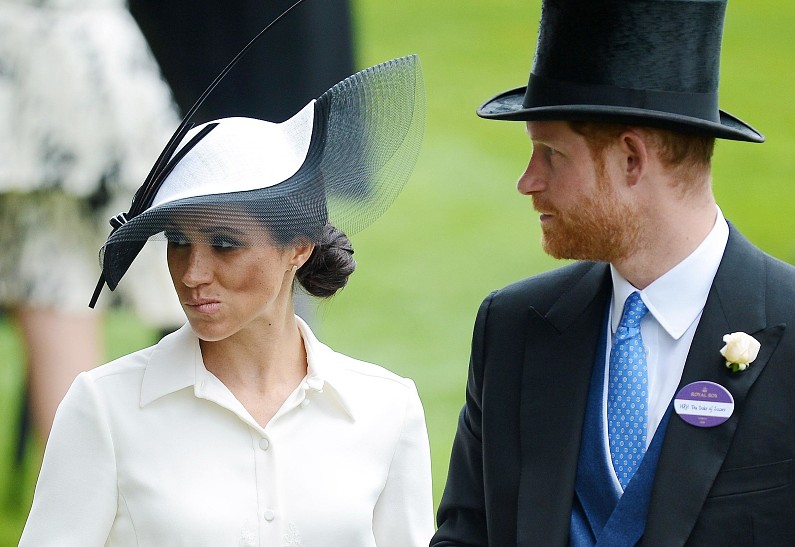 «Опустошены и измучены»: в сети появились новые подробности жизни принца Гарри и Меган Маркл в Лос-Анджелесе