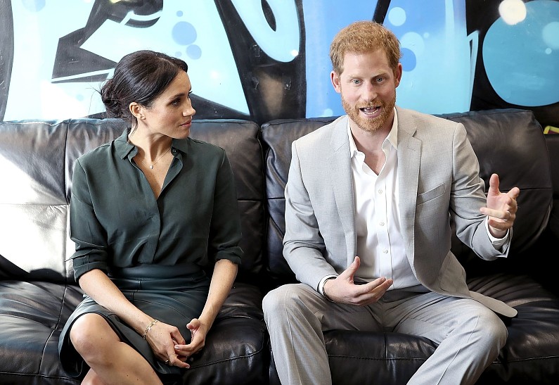 «Он загнан в угол»: психолог сделал неутешительный вывод, разобрав новое видео принца Гарри и Меган Маркл