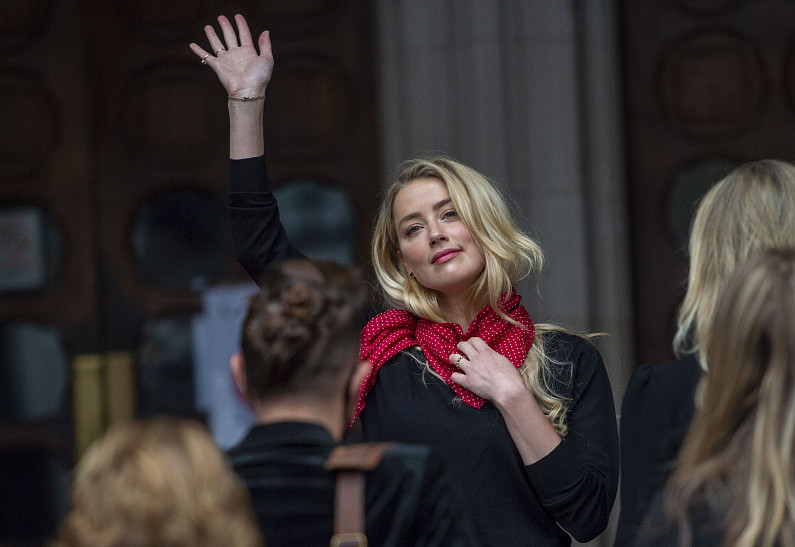 Тройная пощечина и наркотики вместо обеда: как Эмбер Херд противостоит Джонни Деппу в суде