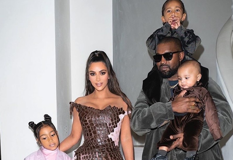 Ким Кардашьян и Канье Уэст вернулись из семейного путешествия в Доминикану. Все наладилось?