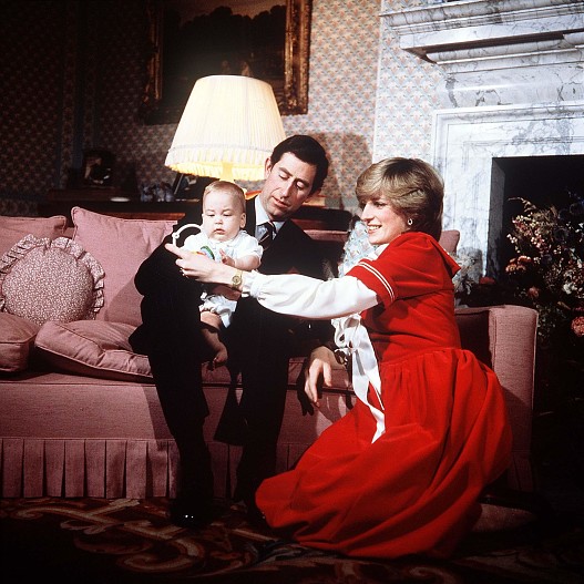 Принц Чарльз и принцесса Диана с сыном Уильямом