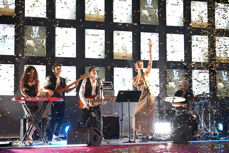 Группа Каспий и Нино Нинидзе