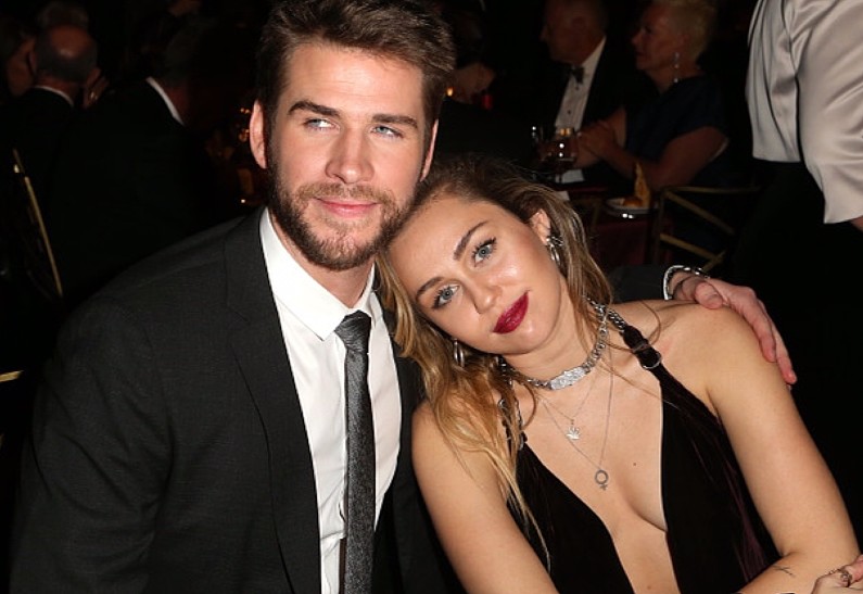 Майли Сайрус призналась, что до сих пор жалеет о разрыве с Лиамом Хемсвортом 
