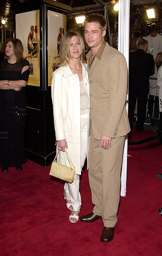 Дженнифер Энистон и Брэд Питт, 2001 год