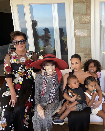 Ким Кардашьян с семьей&nbsp;