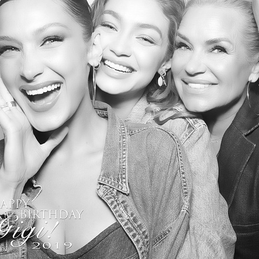 Белла, Джиджи и Иоланда Хадид