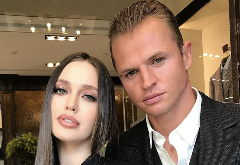 Анастасия Костенко потребовала от Дмитрия Тарасова алименты на содержание дочерей