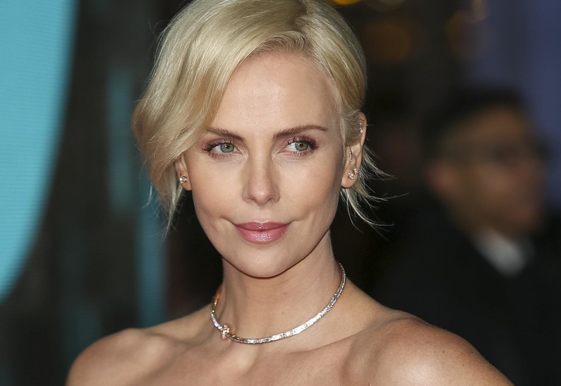 Шарлиз Терон впервые за долгое время сама показала своих детей