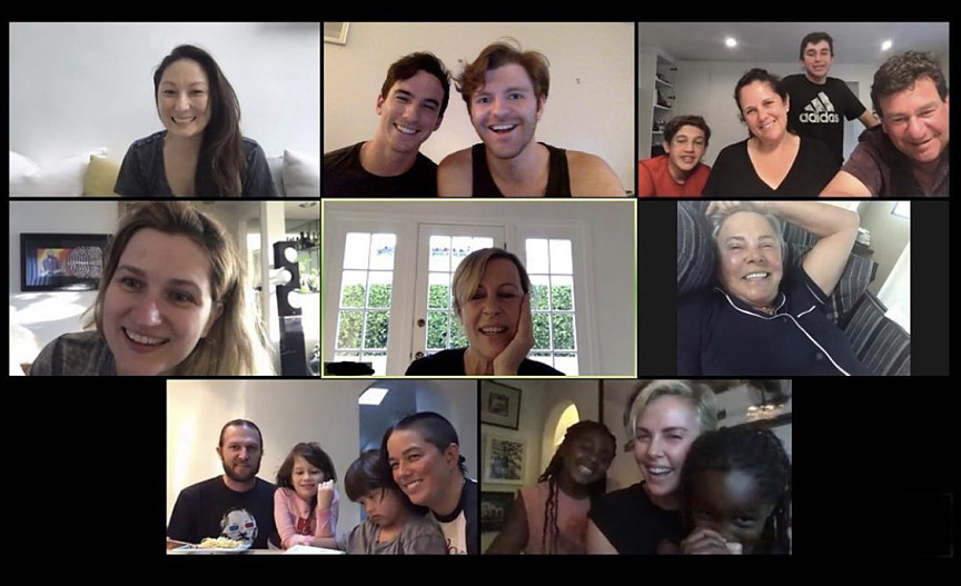 Шарлиз Терон с семьей