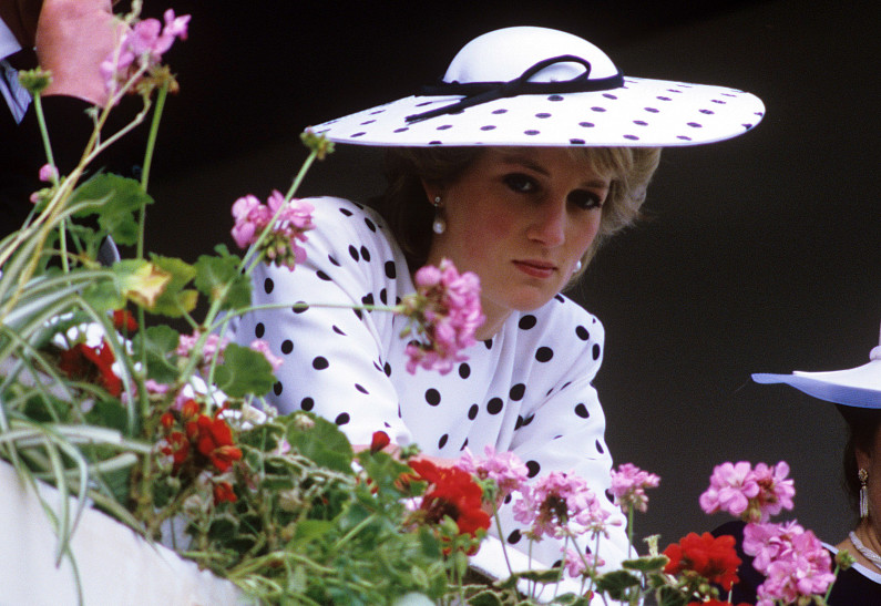 Принцесса Диана с трудом пережила предательство матери в детстве