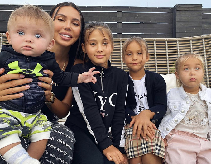 Оксана Самойлова с детьми